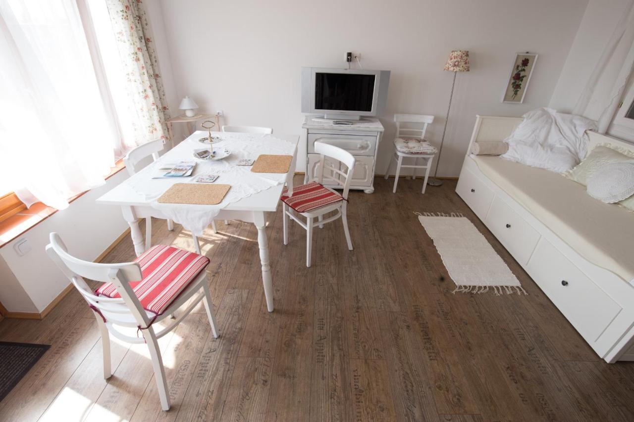 Bacchus Apartman - Borbarlang, Badacsony Badacsonytomaj Eksteriør billede