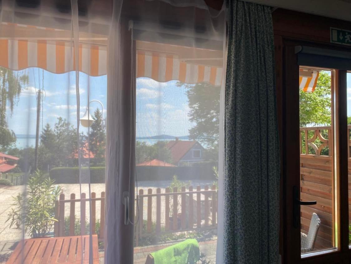 Bacchus Apartman - Borbarlang, Badacsony Badacsonytomaj Eksteriør billede