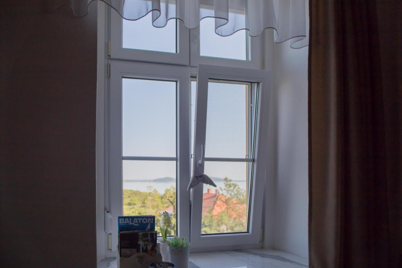 Bacchus Apartman - Borbarlang, Badacsony Badacsonytomaj Eksteriør billede